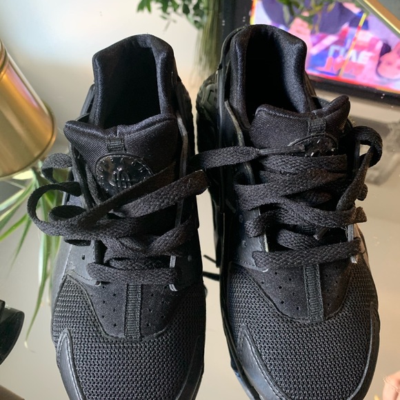 Black Nike huaraches - Picture 2 of 6